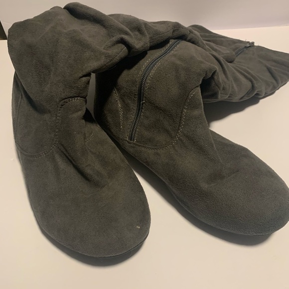 Gray Knee high Slouch Boots with Zipper - Picture 8 of 9